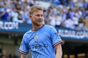 战术调整引爆全场！，德布劳内意外战胜TES上演精彩一战(德布劳内最新伤势)-jiuyou游戏中心