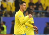 C罗在中国队比赛中领先优势明显，比赛规则变更引发热议！观众掌声雷动的简单介绍-jiuyou游戏中心